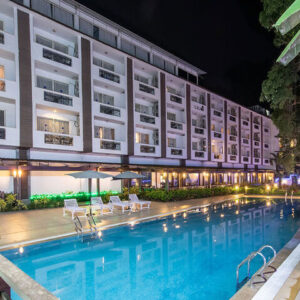 nagoa grand holiday waves