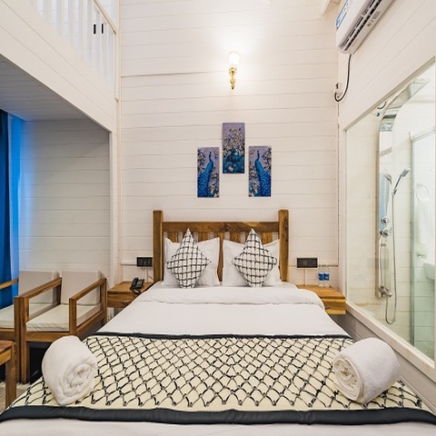 baga-hideout-premier-holiday-waves